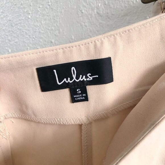 LULU'S Pleated Shorts Size Small - Picture 4 of 8